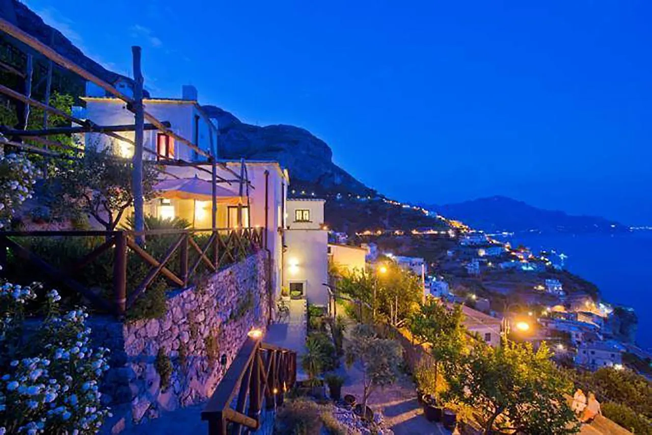 L'Antico Borgo Dei Limoni Bed & Breakfast Amalfi 2*,