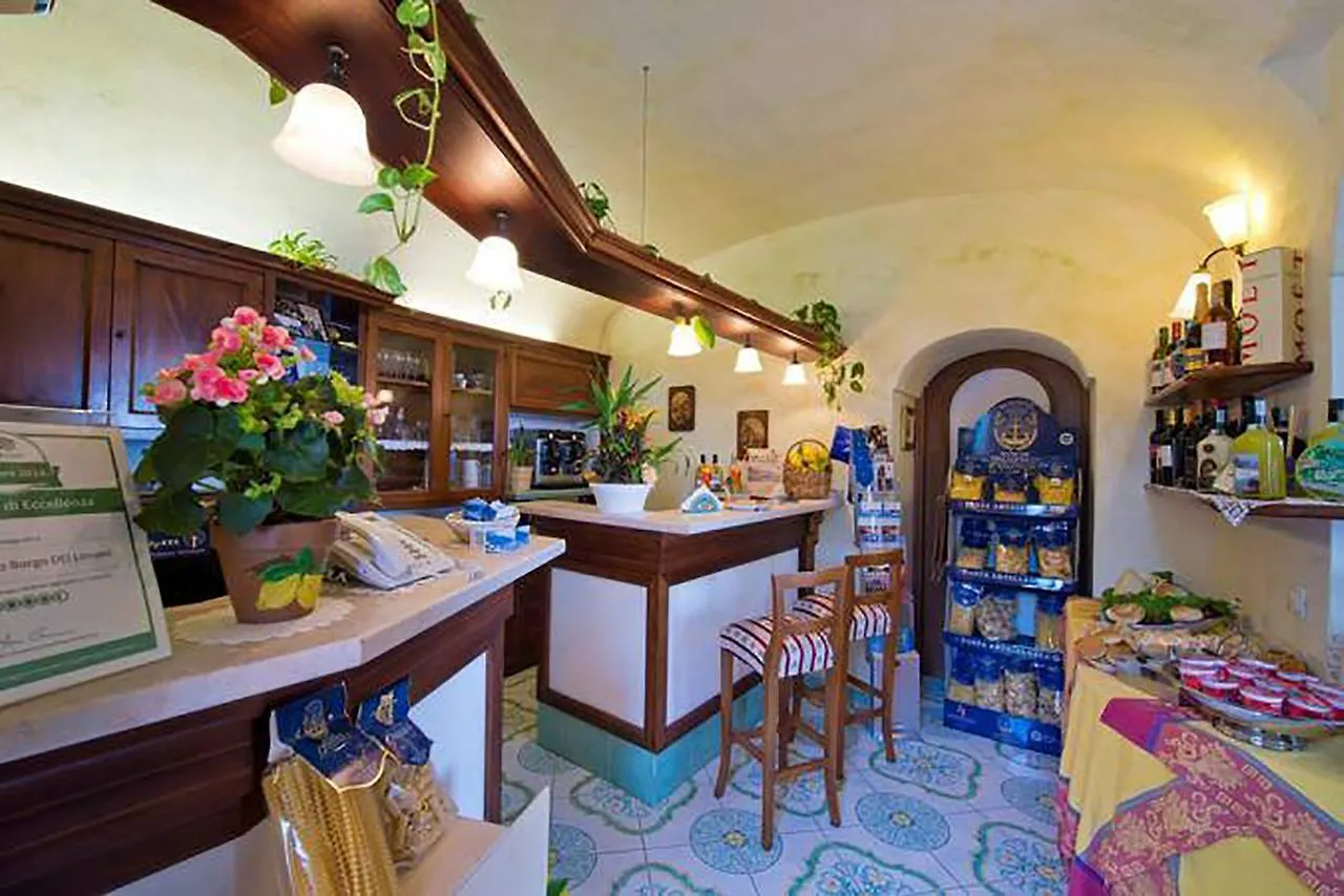 L'Antico Borgo Dei Limoni Bed & Breakfast Amalfi 2*,  Italy