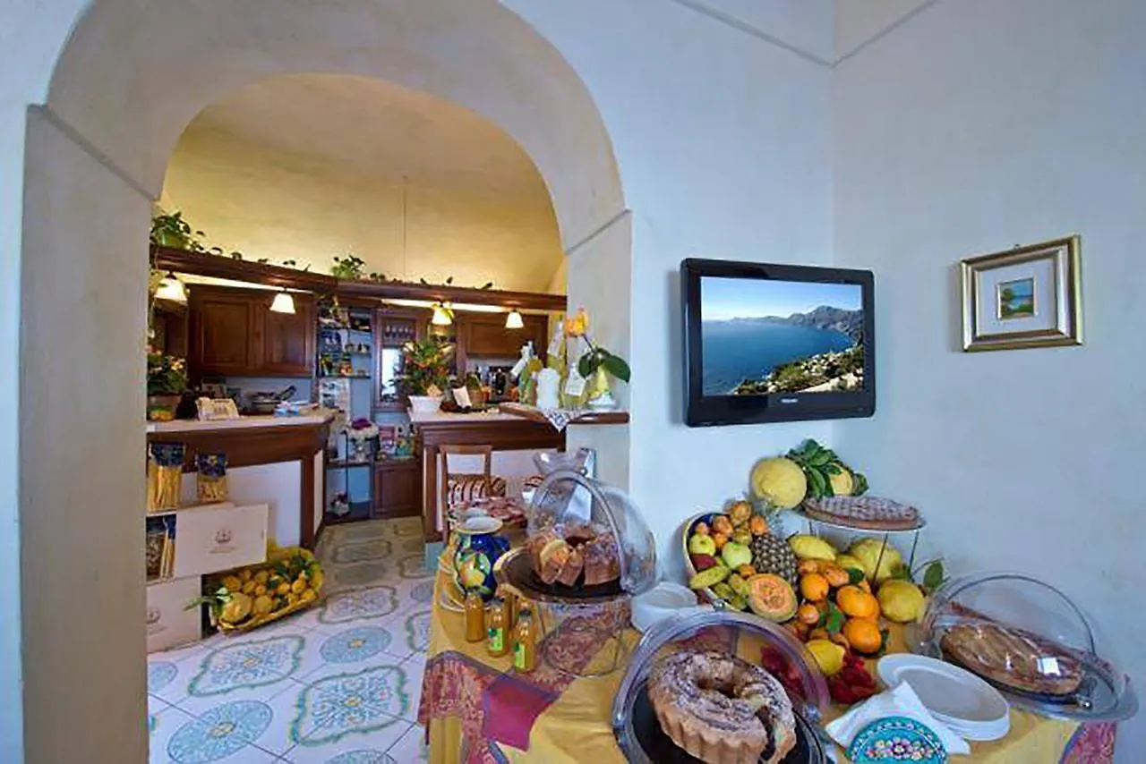 **  L'Antico Borgo Dei Limoni Bed & Breakfast Amalfi Italy