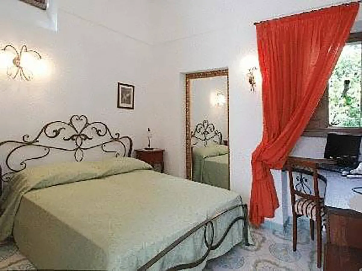 L'Antico Borgo Dei Limoni Bed & Breakfast Amalfi 2*,  Italy