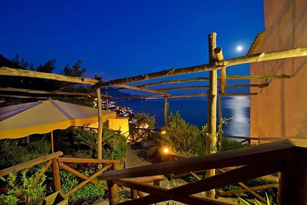 L'Antico Borgo Dei Limoni Bed & Breakfast Amalfi 2*,  Italy